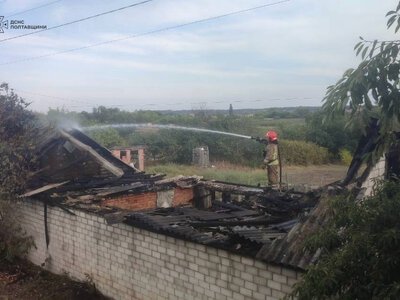 У Кременчуцькому районі горіли господарчі споруди