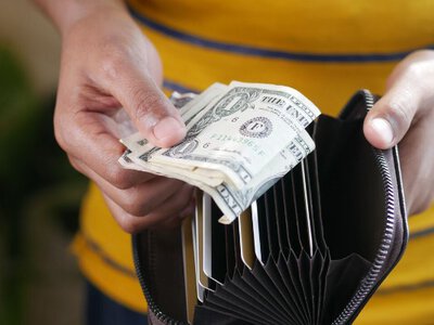 Студенти в Україні можуть заробити $1000 за кілька місяців