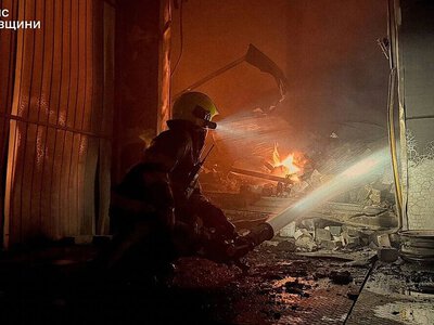 На Київщині росіяни повторно вдарили по складах, у Києві виникла пожежа (Оновлено)