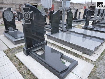 У Житомирі передбачили 5 млн грн на надгробки для загиблих воїнів