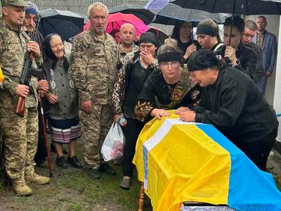 Назавжди 28: в Крупецькій громаді попрощалися із захисником України Павлом Супрунюком