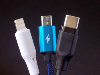 Зарядка без розетки: чи зможуть смартфони майбутнього отримувати енергію просто з повітря