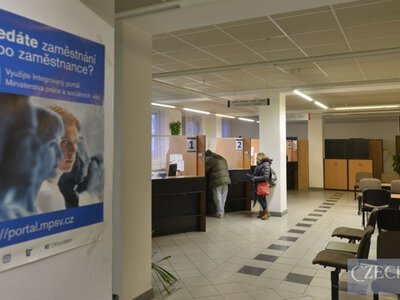 Уряд Чехії схвалив скорочення допомоги з безробіття із січня 2027 року