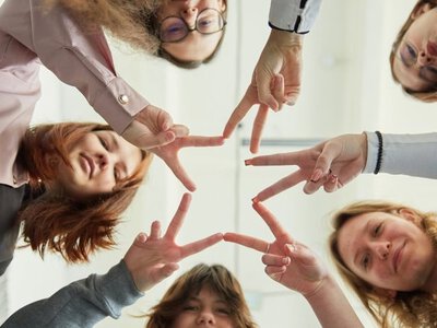 Для підлітків Дніпропетровщини відкрили набір на безкоштовну програму самопізнання та кар’єри: як долучитися