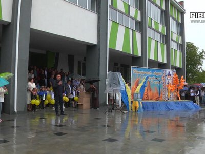 Нова бруківка та 1200 подарунків: як «Акріс Агро» підтримав школи Кореччини до 1 вересня (ВІДЕО)