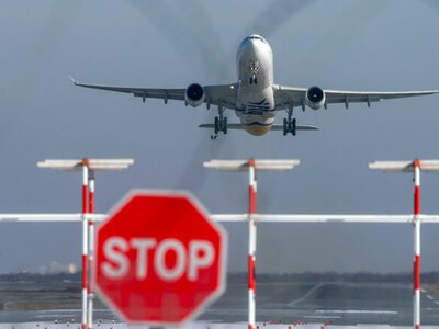 Україна офіційно попередила ICAO та авіакомпанії про небезпеку польотів у повітряному просторі росії, – Сибіга