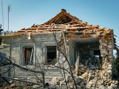 У Миколаєві після ранкової атаки пошкоджено 15 будинків: комунальники ліквідовують наслідки