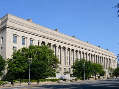 Штати США мають повідомляти DHS про людей без законного статусу