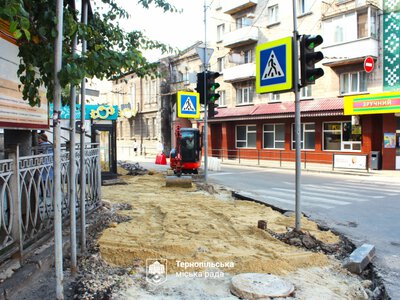 У Тернополі оновлюють тротуари та дороги: де тривають роботи