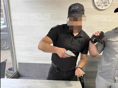 Працівника СБУ з Коростенського райвідділу затримали — що він міг дізнатися про чужий телефон