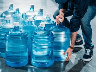 Окупанти блокуватимуть рахунки за несплачений новий податок та не можуть організувати підвіз води на Луганщині