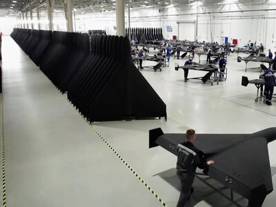 Росія різко розширює найбільший завод ударних дронів «Алабуга»