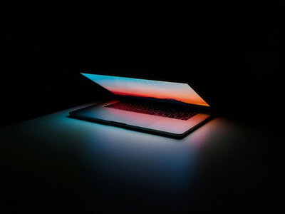 Apple скасувала два нові MacBook – що сталося з амбітними планами компанії