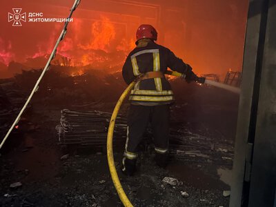Житомирщина: рятувальники завершили усі роботи з ліквідації наслідків вчорашнього російського обстрілу, під час якого постраждала людина! ВІДЕО
