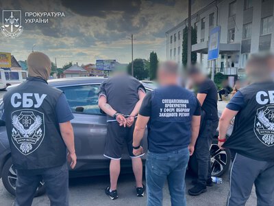 На Прикарпатті й Хмельниччині оголосили підозру військовим, які за гроші обіцяли “службу в тилу”