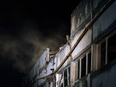 У Кропивницькому російський дрон влучив у багатоповерхівку