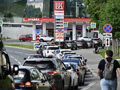 Путін визнав провал із бензином: після ударів по НПЗ Росія шукає пальне за кордоном