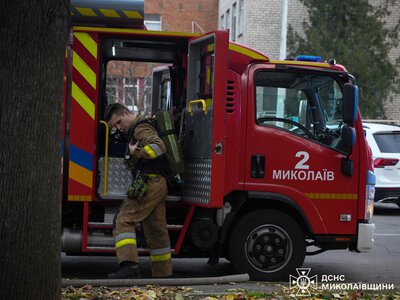 У Миколаєві горів торговельний павільйон та дах аптеки, що ще (ФОТО)