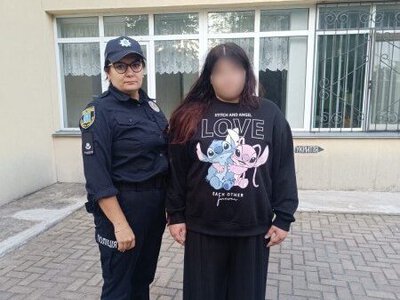 У Шостці поліцейські розшукали двох дівчат, які пішли невідомо куди і не виходили на зв’язок