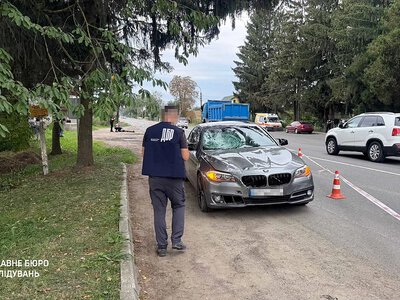 На Львівщині п'яний поліцейський на BMW на смерть збив велосипедиста