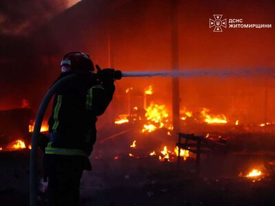 На Житомирщині завершили розбір наслідків атаки під загрозою нових ударів