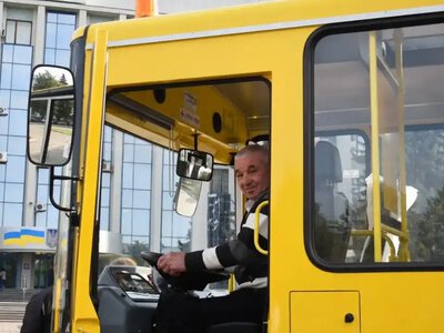 Три ліцеї Рівненщини отримали нові автобуси
