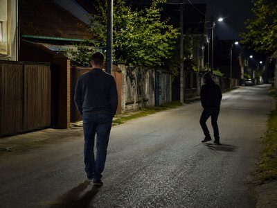 Побив та відібрав гроші й телефон: у Сваляві винесли вирок нападнику