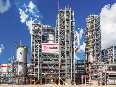 Удари Сил оборони зупинили роботу двох великих нафтопереробних підприємств рф - Генштаб