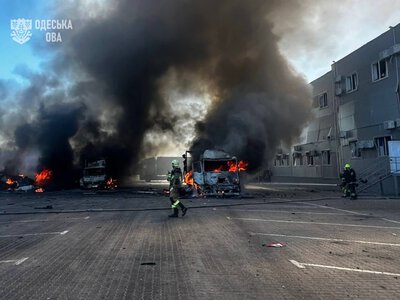 Подвійний удар по Одещині: пошкоджено склади, постраждали двоє людей
