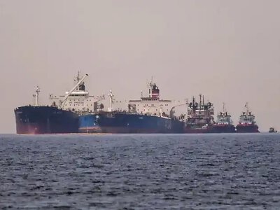 Албанія не дозволила зайти в порт танкеру тіньового флоту РФ