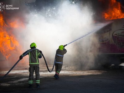 На Одещині окупанти атакували цивільну інфраструктуру, постраждали 2 людини