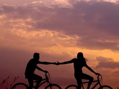 Хто впевненіший у собі – чоловіки чи жінки: нове дослідження здивувало результатами (Відео)