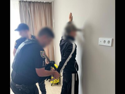 Знімав злочин на телефон: на Закарпатті юнака підозрюють у вбивстві матері. Відео