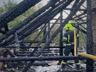 Вогонь охопив 70 квадратних метрів: на Тячівщині горів житловий будинок