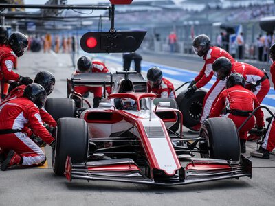 Бріаторе заявив про можливі зв’язки судді FIA з McLaren