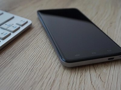 В Україні змінилися правила імпорту смартфонів: IMEI тепер потрібно декларувати