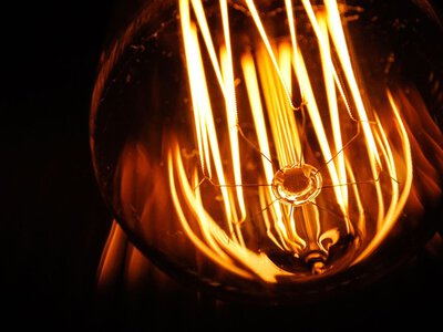 Тариф на електроенергію буде вдвічі менше: важливі зміни з 1 жовтня