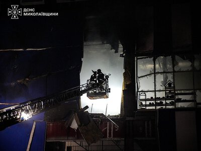 Миколаївські рятувальники показали, як гасили “Епіцентр” (ФОТО, ВІДЕО)