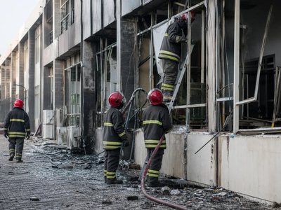 У Пакистані медсестра врятувала немовля з пожежі в лікарні