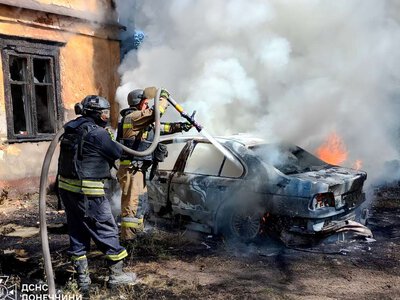 У Краматорську російські дрони атакували два автомобілі: виникли пожежі