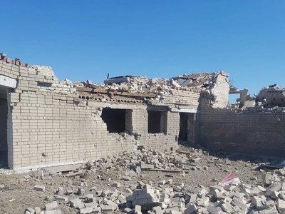 Російський авіаудар знищив будівлю школи в Урожайному на Херсонщині (фото) - Херсон Daily