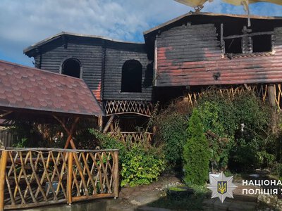 Під час пожежі на базі відпочинку у Солотвині загинули дві туристки із Буковини