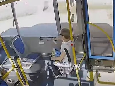У Миколаєві внаслідок ворожої атаки пошкоджено будинок і тролейбуси
