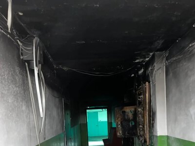 Після пожежі у щитовій мешканці будинку в центрі Кременчука вже тиждень без світла