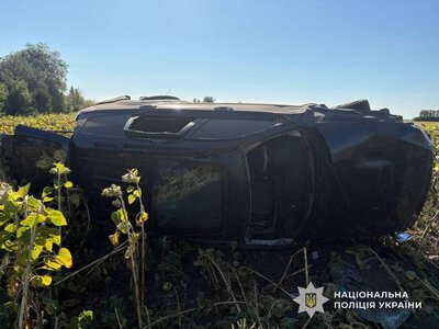 На трасі Дніпро-Павлоград Ford на швидкості підрізав Subaru: загинув 17-річний хлопець