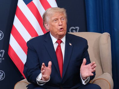 Про це міг попросити Трамп: чому у США не поспішають приймати санкції проти Росії