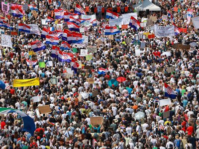 Десятки тисяч людей вийшли на мітинг через затримки з прибиранням сміття в Хорватії