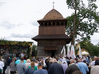 На Бродівщині відреставрували старовинну дерев’яну дзвіницю