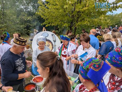 Коли музей пахне борщем: у Кмитові традиції вийшли просто неба (ФОТО) | Times ZT