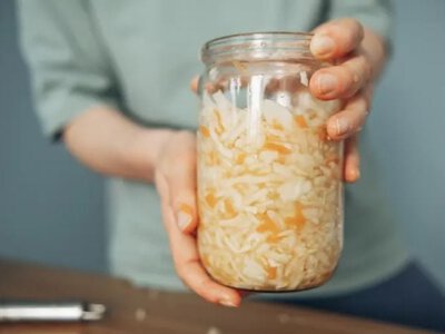 Альтернатива аптечним добавкам: нутриціологи назвали 9 ферментованих продуктів для здоров'я кишківника